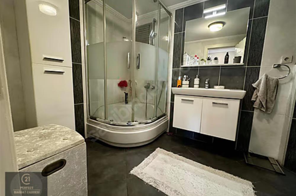 KOZYATAĞI PLAZALAR BÖLGESİNDE 160M2 3+45M2 SALONLU ÖZEL DEKORLU