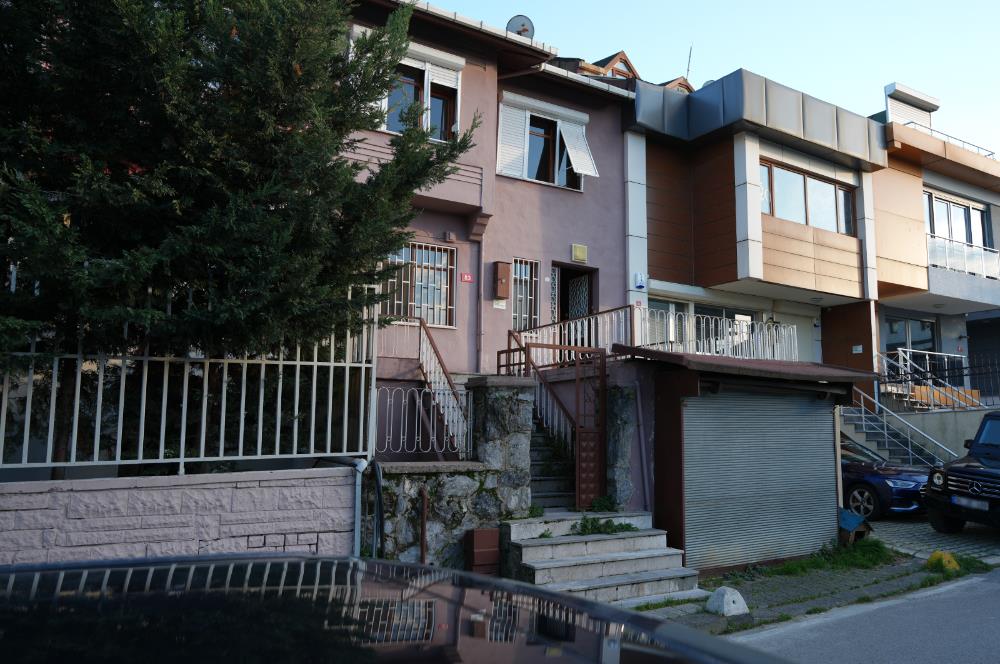 KOŞUYOLU SATILIK MÜSTAKİL İKİ KATLI EV