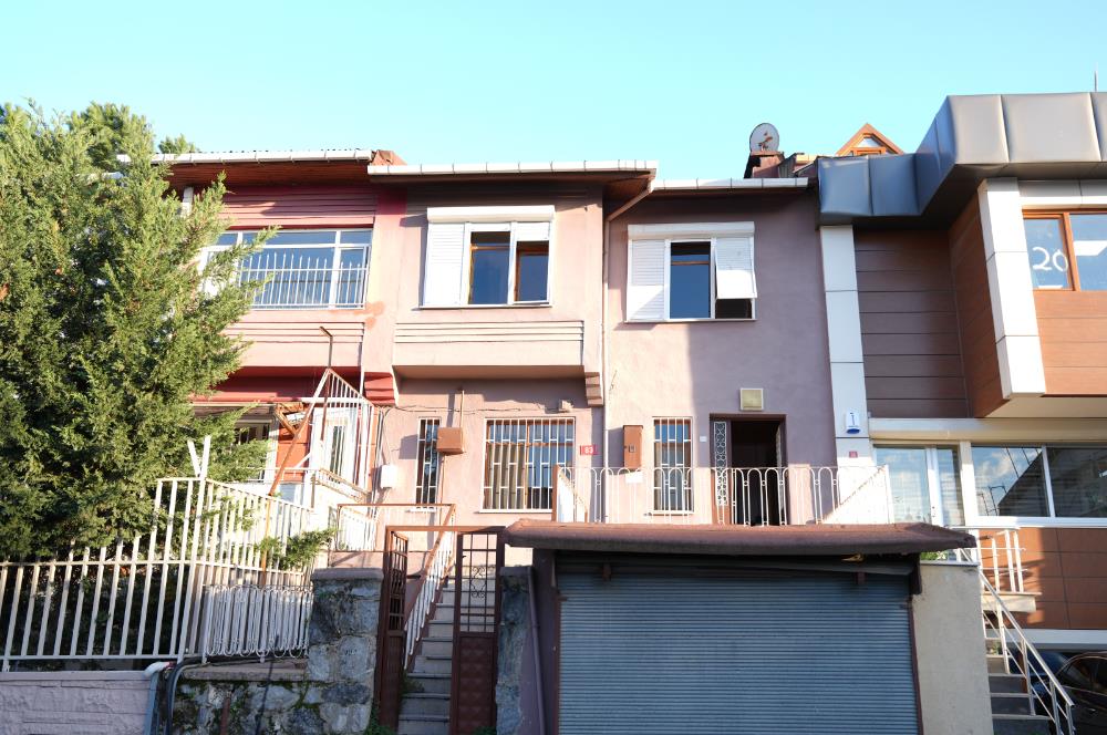 KOŞUYOLU SATILIK MÜSTAKİL İKİ KATLI EV