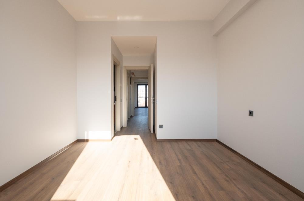 YALI MAHALLESİ'NDE 3+1 90m2 3.KAT OTOPARKLI LÜKS SIFIR DAİRE