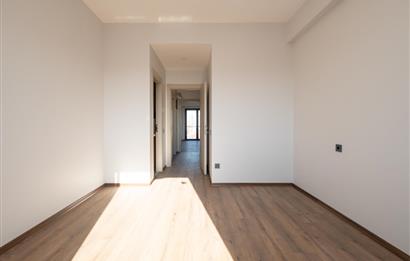 YALI MAHALLESİ'NDE 3+1 90m2 3.KAT OTOPARKLI LÜKS SIFIR DAİRE