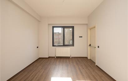 YALI MAHALLESİ'NDE 3+1 90m2 3.KAT OTOPARKLI LÜKS SIFIR DAİRE