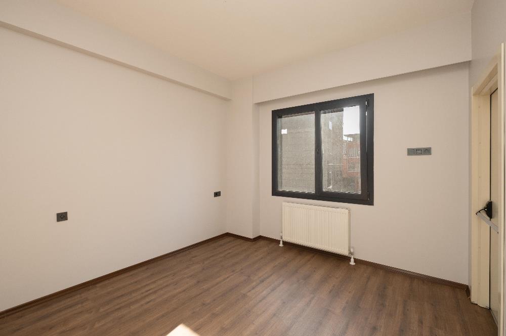 YALI MAHALLESİ'NDE 3+1 90m2 3.KAT OTOPARKLI LÜKS SIFIR DAİRE