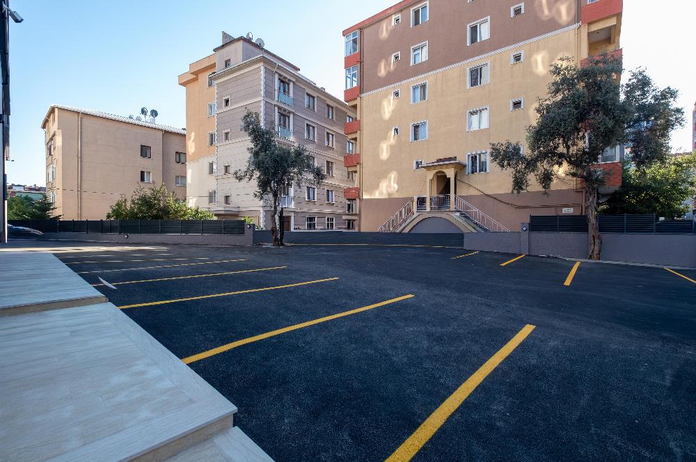 YALI MAHALLESİ'NDE 3+1 90m2 3.KAT OTOPARKLI LÜKS SIFIR DAİRE
