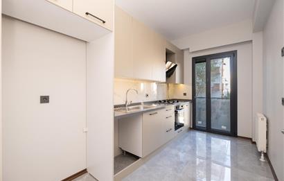 YALI MAHALLESİ'NDE 3+1 90m2 3.KAT OTOPARKLI LÜKS SIFIR DAİRE