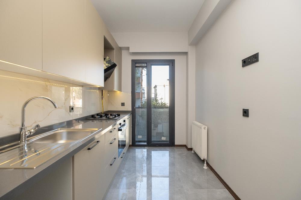 YALI MAHALLESİ'NDE 3+1 90m2 3.KAT OTOPARKLI LÜKS SIFIR DAİRE