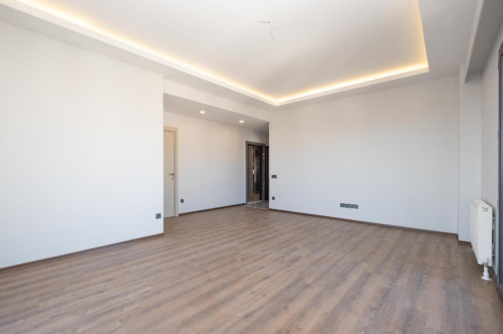 YALI MAHALLESİ'NDE 3+1 90m2 3.KAT OTOPARKLI LÜKS SIFIR DAİRE