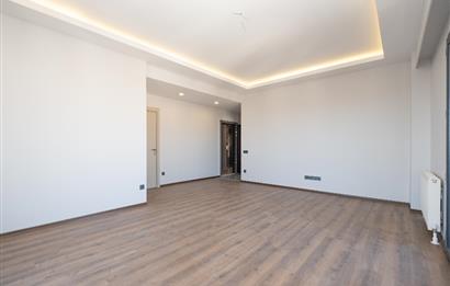YALI MAHALLESİ'NDE 3+1 90m2 3.KAT OTOPARKLI LÜKS SIFIR DAİRE