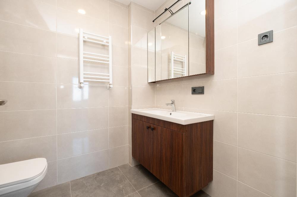 YALI MAHALLESİ'NDE 3+1 90m2 3.KAT OTOPARKLI LÜKS SIFIR DAİRE