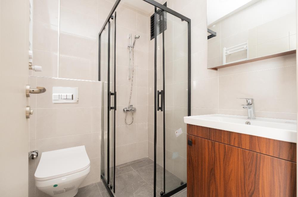 YALI MAHALLESİ'NDE 3+1 90m2 3.KAT OTOPARKLI LÜKS SIFIR DAİRE