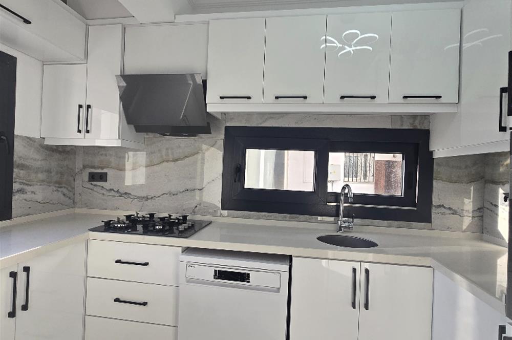 BODRUM MERKEZ YENİ TADİLATLI SIFIR 2+1 EŞYALI KİRALIK DAİRE