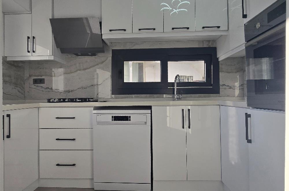 BODRUM MERKEZ YENİ TADİLATLI SIFIR 2+1 EŞYALI KİRALIK DAİRE