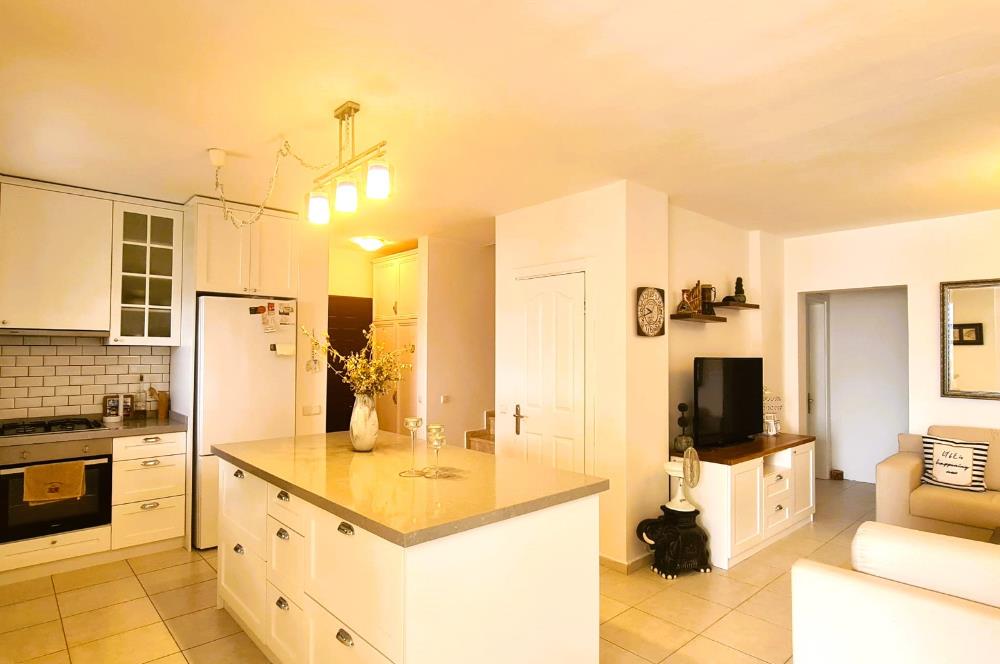 BODRUM MERKEZ KALE DENİZ MANZARALI 6+1 SATILIK HAVUZLU VİLLA