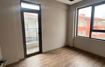 BAHÇELİEVLER'DE GÖL MANZARALI SIFIR 2+1 SATILIK DAİRE