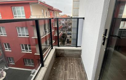 BAHÇELİEVLER'DE GÖL MANZARALI SIFIR 2+1 SATILIK DAİRE