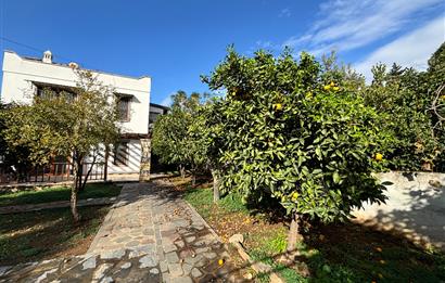 BODRUM KADIKALESİNDE DENİZE YÜRÜME MESAFESİNDE MEYVE AĞAÇLARI İÇERİSİNDE  MÜSTAKİL VİLLA
