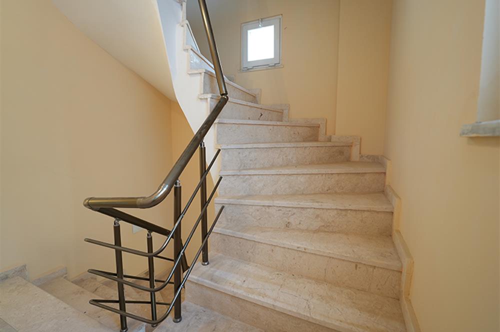 C21 Cius; Müstakil Girişli 4+1 Havuzlu 190 M2 Çatı Dubleksi