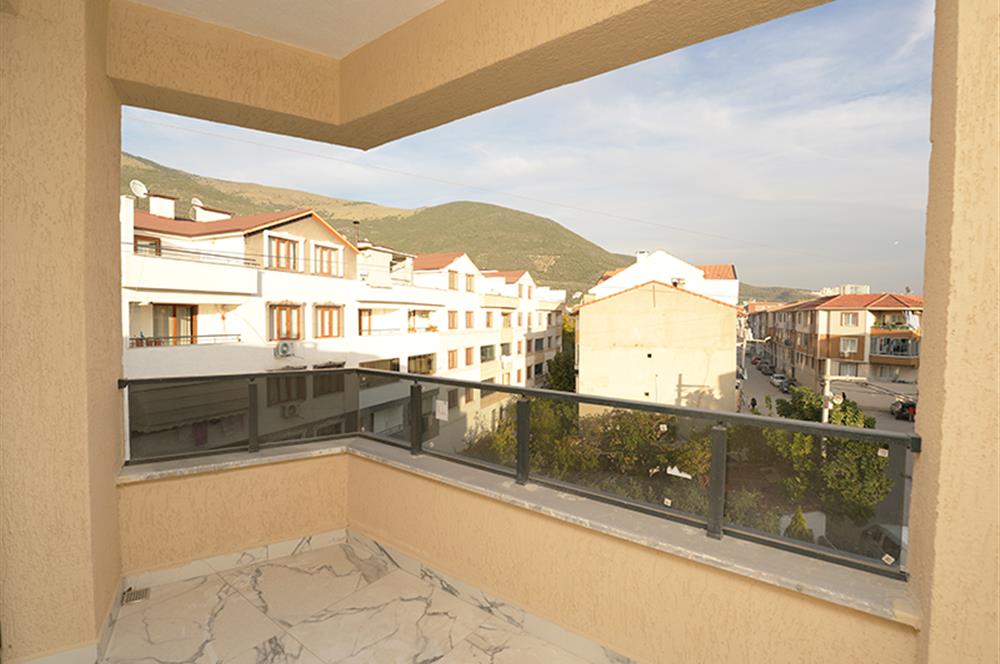 C21 Cius; Perşembe Pazarı Civarı 3 Cepheli 3+1 145 m2 Daire