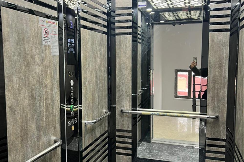 BAHÇELİEVLER'DE GÖL MANZARALI SIFIR 2+1 SATILIK DAİRE