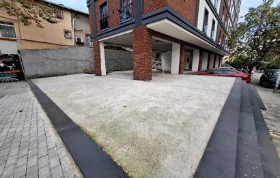 Küçükbakkalköy'de Kurumsala Kiralık Dükkan