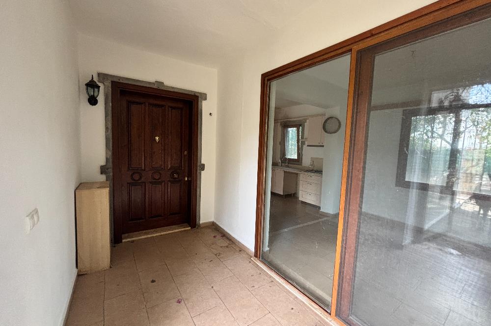 BODRUM KADIKALESİNDE DENİZE YÜRÜME MESAFESİNDE MEYVE AĞAÇLARI İÇERİSİNDE  MÜSTAKİL VİLLA