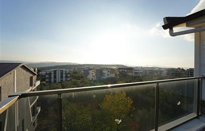 C21 Cius; Müstakil Girişli 4+1 Havuzlu 190 M2 Çatı Dubleksi