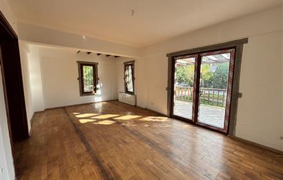 BODRUM KADIKALESİNDE DENİZE YÜRÜME MESAFESİNDE MEYVE AĞAÇLARI İÇERİSİNDE  MÜSTAKİL VİLLA