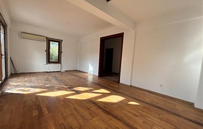 BODRUM KADIKALESİNDE DENİZE YÜRÜME MESAFESİNDE MEYVE AĞAÇLARI İÇERİSİNDE  MÜSTAKİL VİLLA