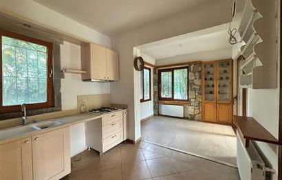 BODRUM KADIKALESİNDE DENİZE YÜRÜME MESAFESİNDE MEYVE AĞAÇLARI İÇERİSİNDE  MÜSTAKİL VİLLA