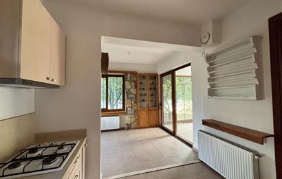 BODRUM KADIKALESİNDE DENİZE YÜRÜME MESAFESİNDE MEYVE AĞAÇLARI İÇERİSİNDE  MÜSTAKİL VİLLA