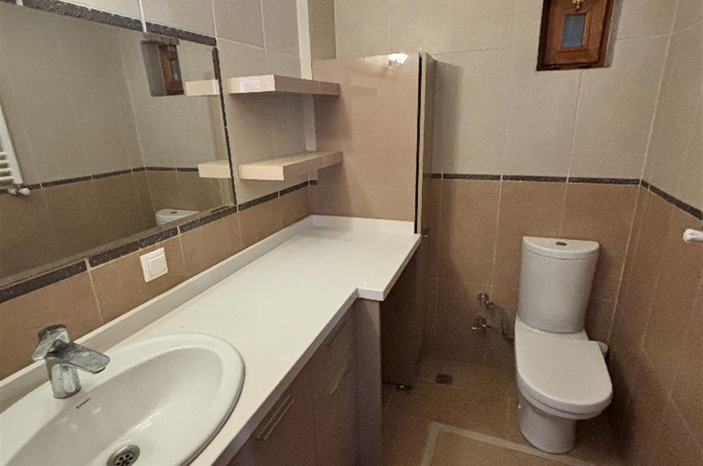 BODRUM KADIKALESİNDE DENİZE YÜRÜME MESAFESİNDE MEYVE AĞAÇLARI İÇERİSİNDE  MÜSTAKİL VİLLA