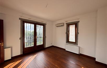 BODRUM KADIKALESİNDE DENİZE YÜRÜME MESAFESİNDE MEYVE AĞAÇLARI İÇERİSİNDE  MÜSTAKİL VİLLA