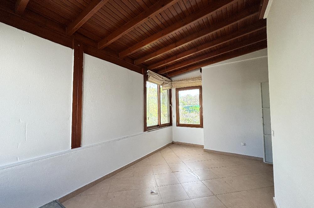 BODRUM KADIKALESİNDE DENİZE YÜRÜME MESAFESİNDE MEYVE AĞAÇLARI İÇERİSİNDE  MÜSTAKİL VİLLA