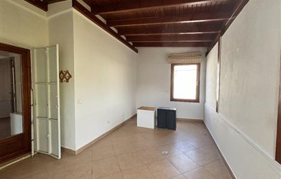 BODRUM KADIKALESİNDE DENİZE YÜRÜME MESAFESİNDE MEYVE AĞAÇLARI İÇERİSİNDE  MÜSTAKİL VİLLA