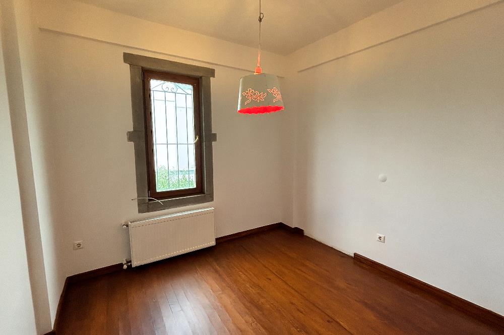 BODRUM KADIKALESİNDE DENİZE YÜRÜME MESAFESİNDE MEYVE AĞAÇLARI İÇERİSİNDE  MÜSTAKİL VİLLA