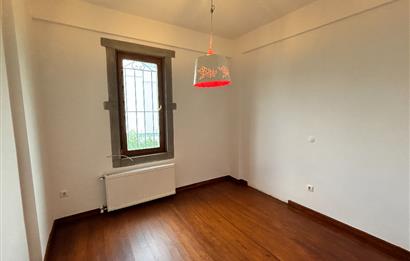 BODRUM KADIKALESİNDE DENİZE YÜRÜME MESAFESİNDE MEYVE AĞAÇLARI İÇERİSİNDE  MÜSTAKİL VİLLA