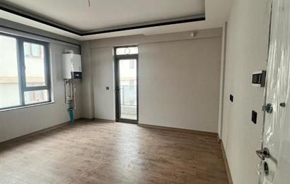 BAHÇELİEVLER'DE GÖL MANZARALI SIFIR 2+1 SATILIK DAİRE