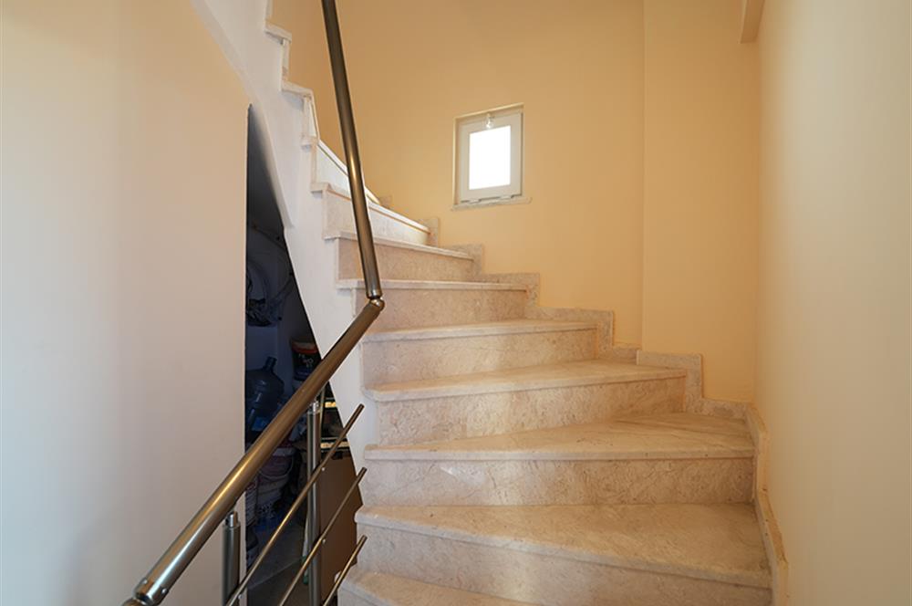 C21 Cius; Müstakil Girişli 4+1 Havuzlu 190 M2 Çatı Dubleksi