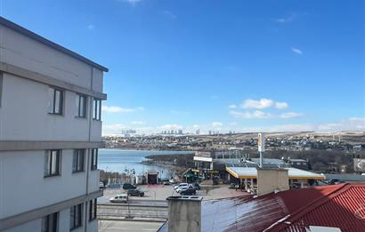 BAHÇELİEVLER'DE GÖL MANZARALI SIFIR 2+1 SATILIK DAİRE