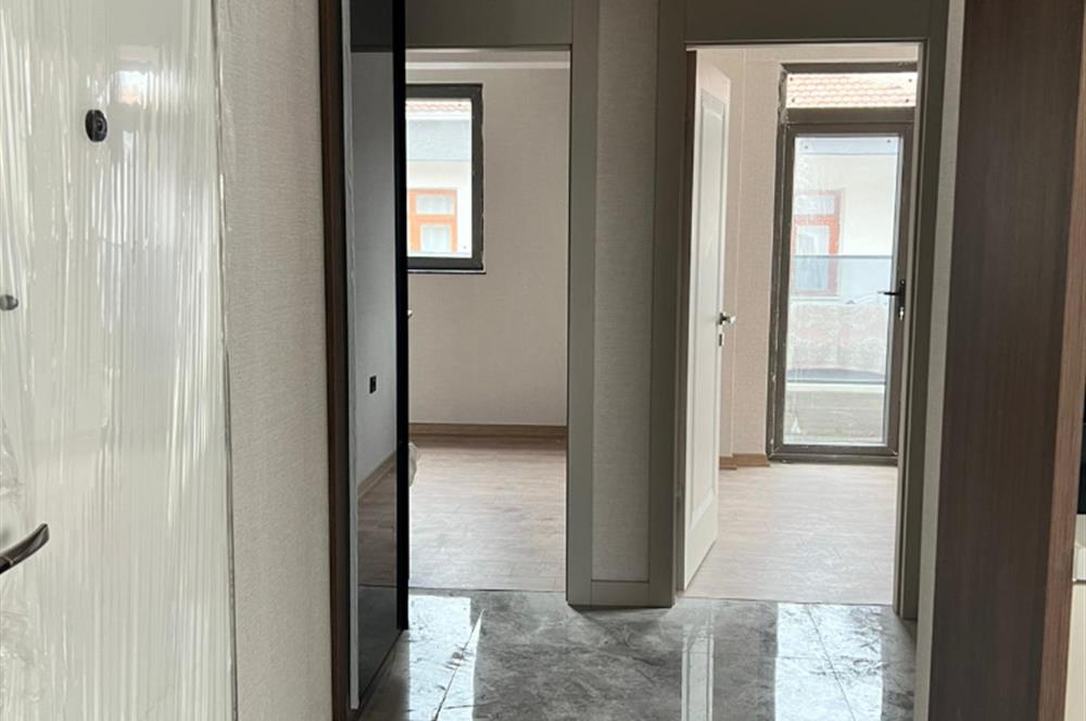 BAHÇELİEVLER'DE GÖL MANZARALI SIFIR 2+1 SATILIK DAİRE
