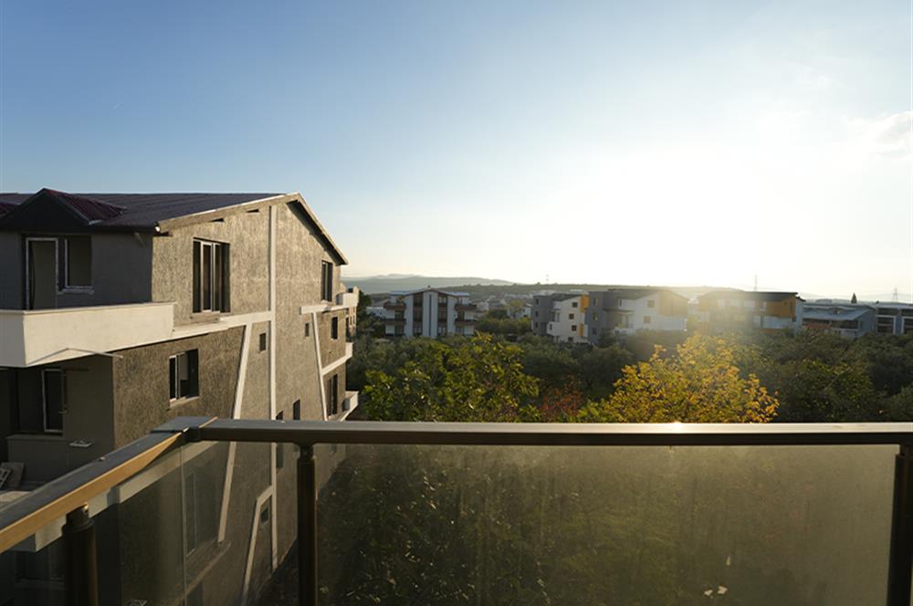 C21 Cius; Müstakil Girişli 4+1 Havuzlu 190 M2 Çatı Dubleksi