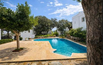 Bodrum Eskiçeşmede, Marinaya Yürüme Mesafesinde Bahçe Katı