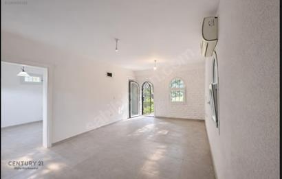 Bodrum Eskiçeşmede, Marinaya Yürüme Mesafesinde Bahçe Katı