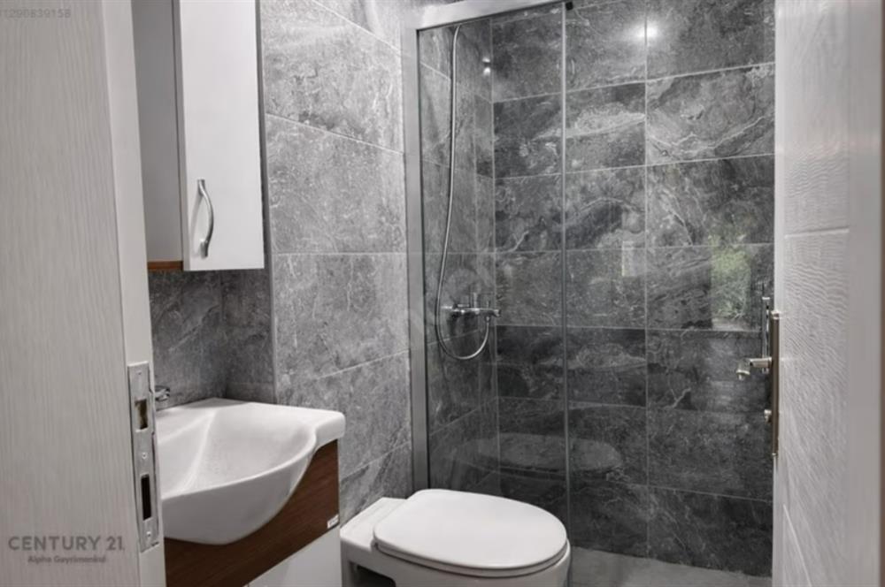 Bodrum Eskiçeşmede, Marinaya Yürüme Mesafesinde Bahçe Katı