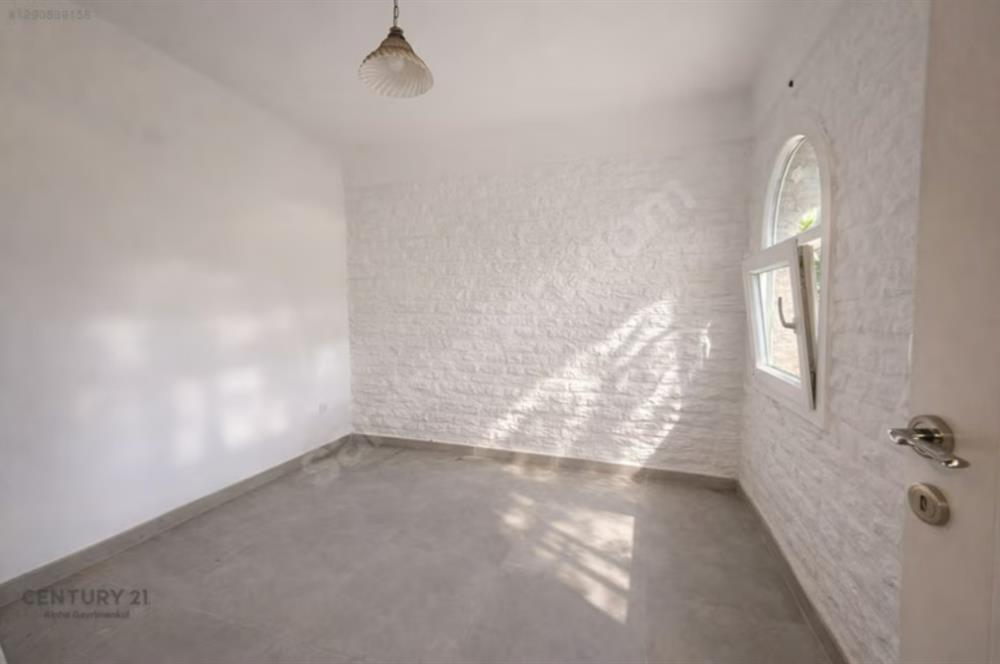 Bodrum Eskiçeşmede, Marinaya Yürüme Mesafesinde Bahçe Katı