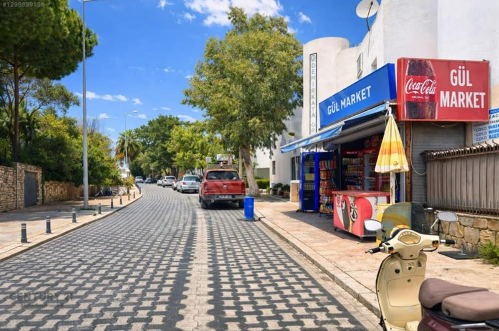 Bodrum Eskiçeşmede, Marinaya Yürüme Mesafesinde Bahçe Katı