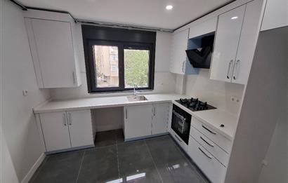 Kızıltoprak'ta Deniz Manzaralı Satılık 3+1 Daire