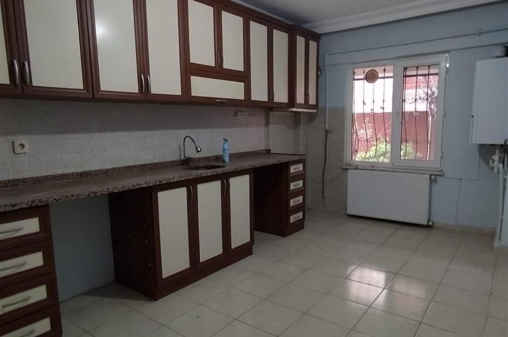 AYAZAĞA CEMRE SİTESİNDE  4+1  SATILIK 2 BANYOLU 