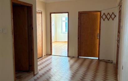 C21 Cius; Perşembe Pazarı Civarında 2+1 Fırsat Daire