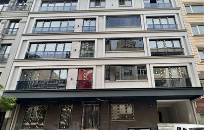 BAKIRKÖY SAHİLİNE 300 METRE KAPALI OTOPARKLI SIFIR SATILIK 3+1 